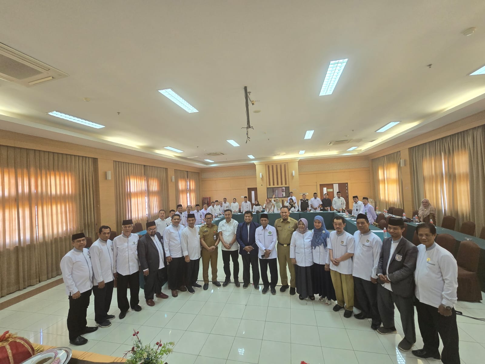 Kakanwil Kemenag Sulsel Buka Rakor FKUB Kota Makassar dan Dorong Penyuluh Tangani Konflik Masyarakat